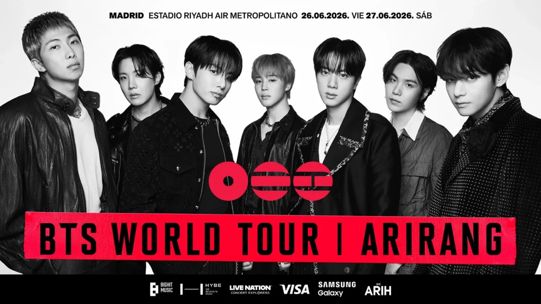 Cartel oficial de BTS World Tour Arirang en Madrid, con los siete miembros del grupo en blanco y negro y las fechas del 26 y 27 de junio de 2026 en el Estadio Riyadh Air Metropolitano.